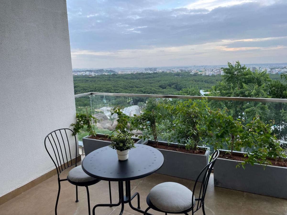 Bridge Service Apartment Haiderabad Buitenkant foto