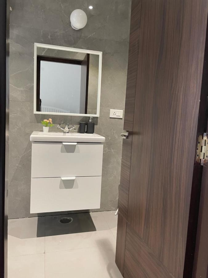 Bridge Service Apartment Haiderabad Buitenkant foto