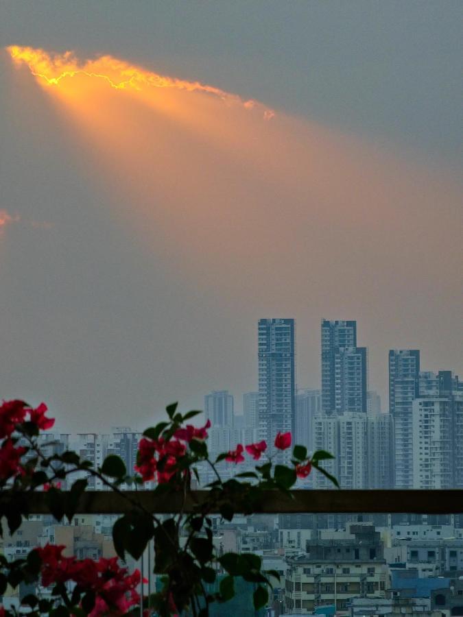 Bridge Service Apartment Haiderabad Buitenkant foto