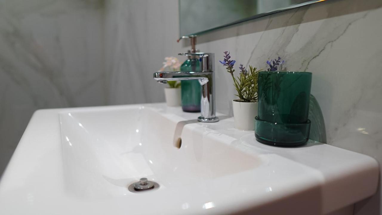 Bridge Service Apartment Haiderabad Buitenkant foto