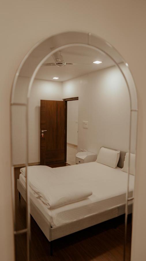 Bridge Service Apartment Haiderabad Buitenkant foto